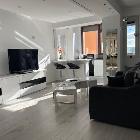Luxury Two Room Apartment Residence Militari M3 Бухарест Экстерьер фото